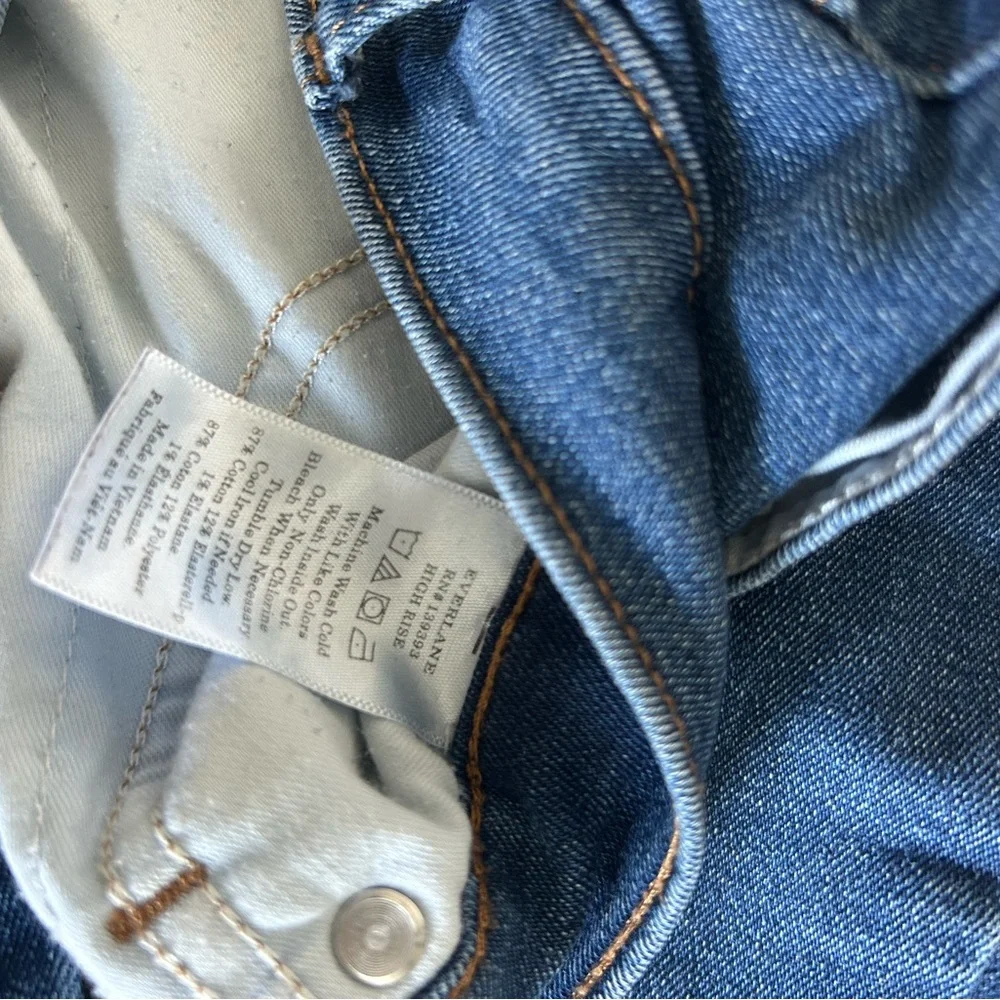 Classic Blue Women's Jeans - Picture 4 of 4